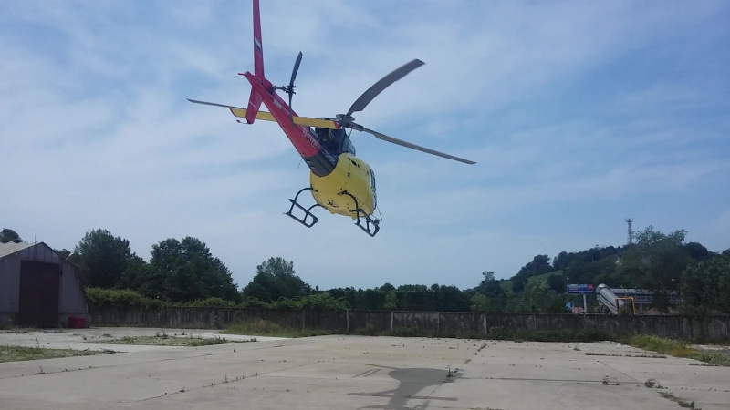 На борту женщины и молодые ) очень аккуратный и абсолютно вертикальный взлёт наша любимая ася )