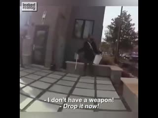 Police officer vs trash picker freak out