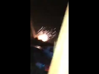 Саудовская аравия очевидцы запечатлели момент падения ракеты перехватчика при отражении ракетной атаки хуситов на эр рияд