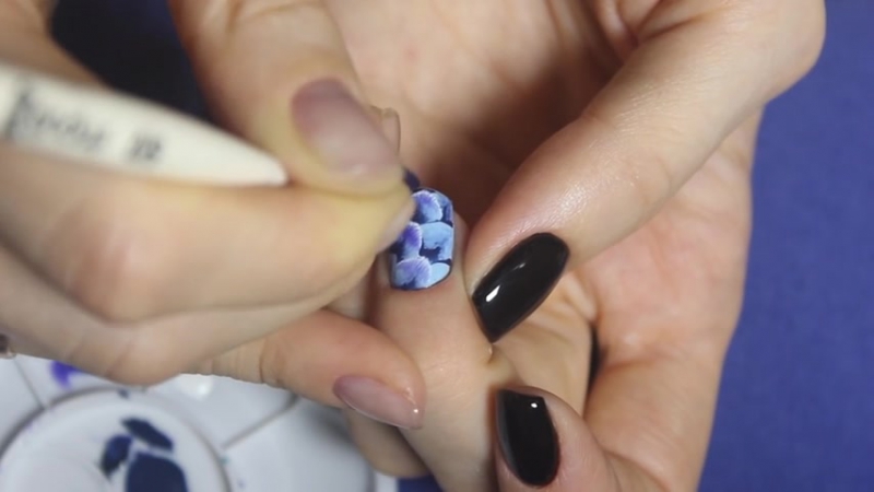 Рисунки гель лаком! дизайн ногтей с перьями׃ осенний маникюр гель лаком