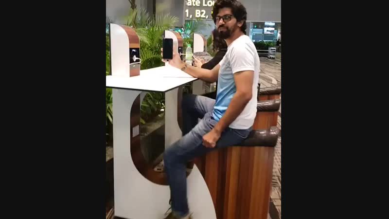 Зарядка в аэропорту чанги (vhs video)