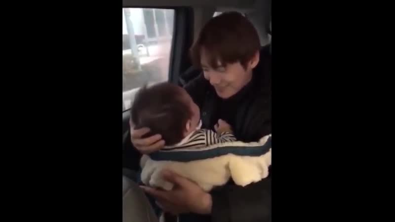 Reminder that this video of junhee with a baby exists