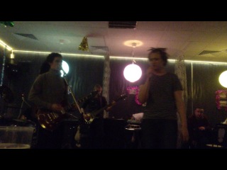 Chinchilla sponge feat dread from cryptos "людишки" live holiday party (кафе "сентябрь" 4 01 14)