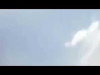 Ufo syrie guerre 2013 avion de chasse poursuit ovni!