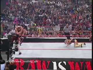 [wwe qtv]☆]raw [lita matt hardy vs trish stratus big show / лита и мэтт харди против триш стратус биг шоу]