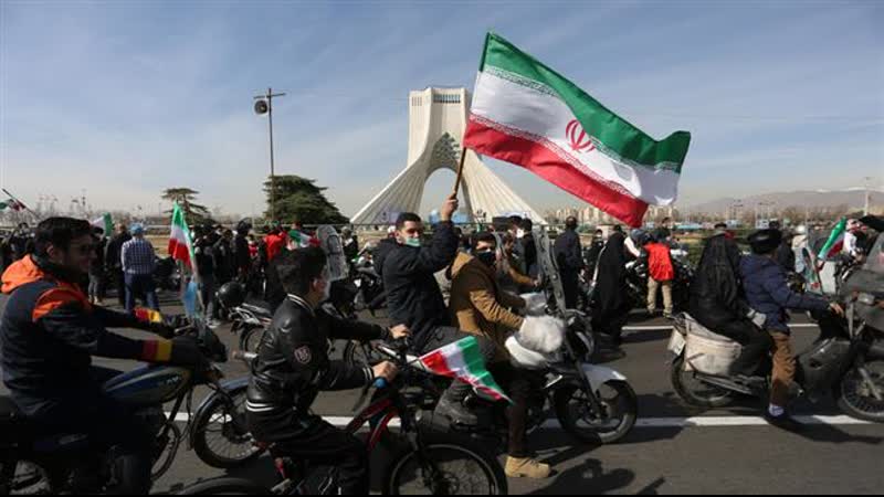 L'iran célèbre 42 ans de résistance (débat)