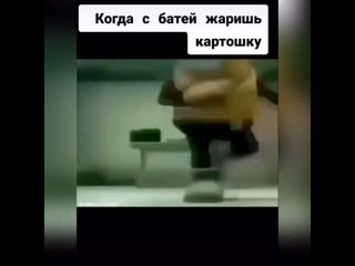 Две девачки сасутся и сасут огромный