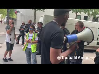 27 07 19 léger tension entre citoyens et crs devant l igpn !! mp4