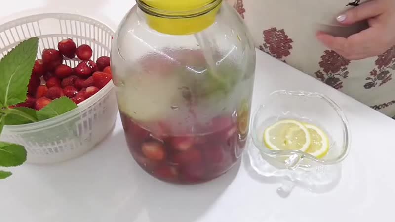 Компот на зиму клубничный мохито