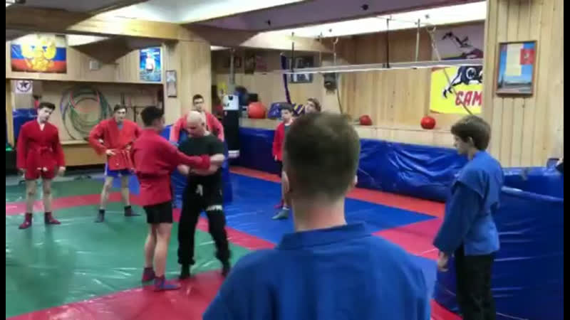 Тренироа спортсменов из секции "боевое самбо"