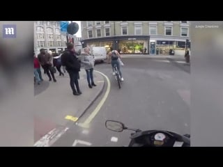 Рабочие приставали к девушке и она им ответила (vhs video)