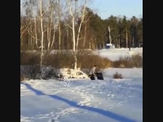 В нижнем новгороде случайный очевидец спас провалившегося под лед мужчину