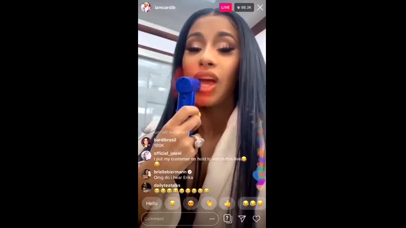 Карди поет "countdown" бейонсе и «boy with luv» от bts