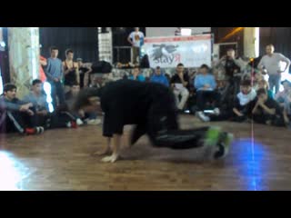 Big foot vs yarko (1\8 funk baby 2013) #bboy #bgirl #breakdance