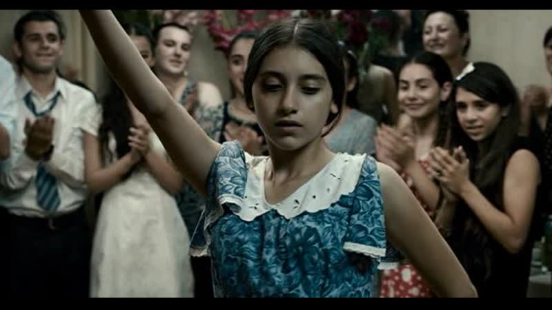 Длинные светлые дни / in bloom / grzeli nateli dgeebi / eka &amp; natia, chronique d'une je 2013 (субтитры)