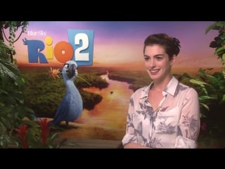 Anne hathaway talks rio 2 and being chased by paps!