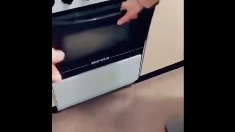 Плита кричит «андрей»