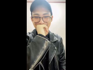 Junhees shy laugh when someone came in