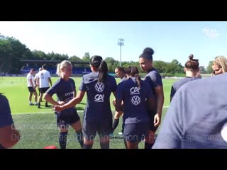 Le retour des bleues à lentraînement avec viviane asseyi i fff 2019