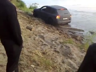 Взорвалось колесо на порше каен