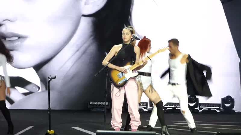 Бетта лемме на jedziemy na wakacje (съемка из зала) (betta lemme bambola)