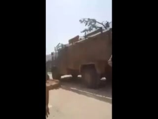 Турецкие солдаты стреляли в демонстрантов, протестовавших против турецких повстанцев в городе эль баб