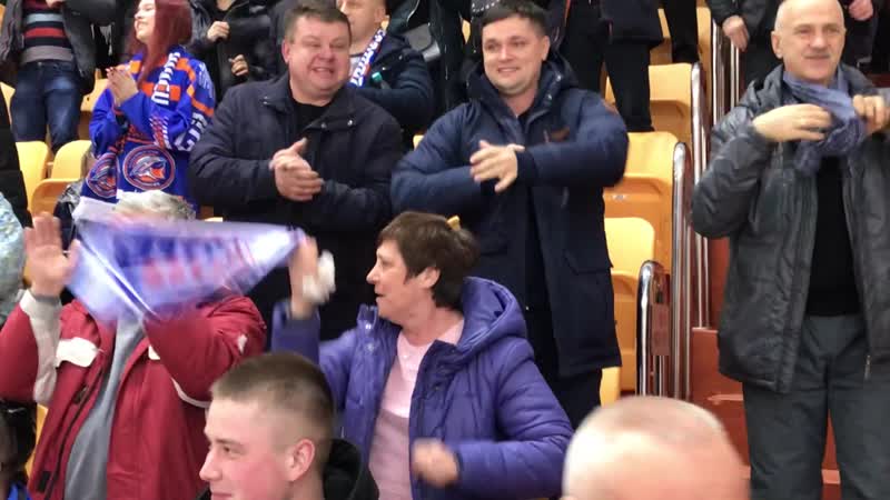 Реакция болельщики на победную шайбу "локомотива"