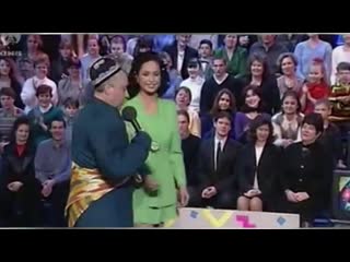 Русская девушка поцеловала узбека