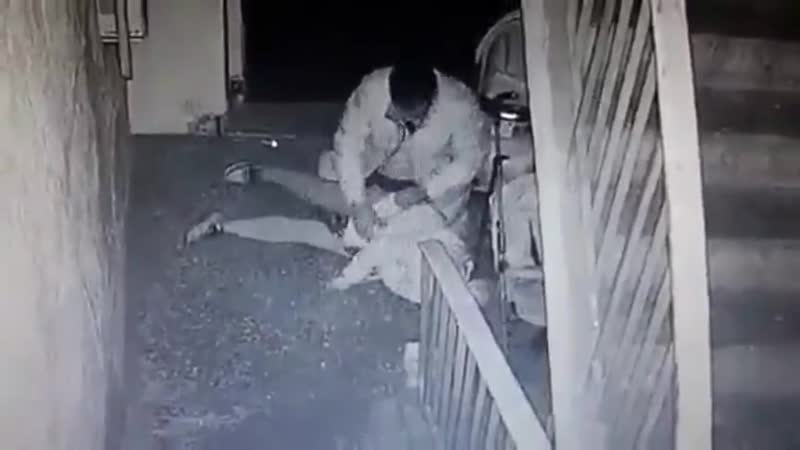 Пытался молодые 70 летную пенсионерку в подъезде и попал на видео казахстан г/ шымкента