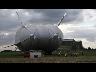 Airlander 10 full outdoor engine test for the first flight from cardington, bedfordshire