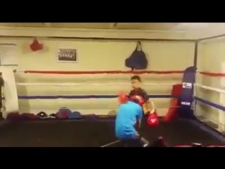 Skillful boxer 12 year old hamza uddin /// мма 95