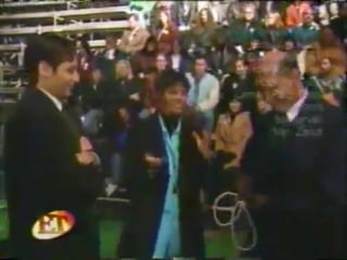 Mulder and skinner horsing around on e t