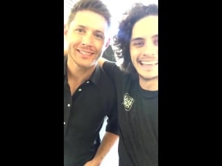 Дженсен с фанатом в остине передает привет фанатке