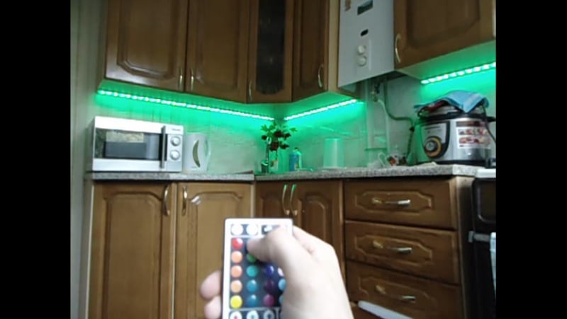 Светодиодная подсветка над кухонной гарнитурой