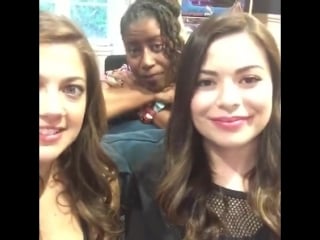 Miranda cosgrove with mia serafino and carlease burke talking about crowded