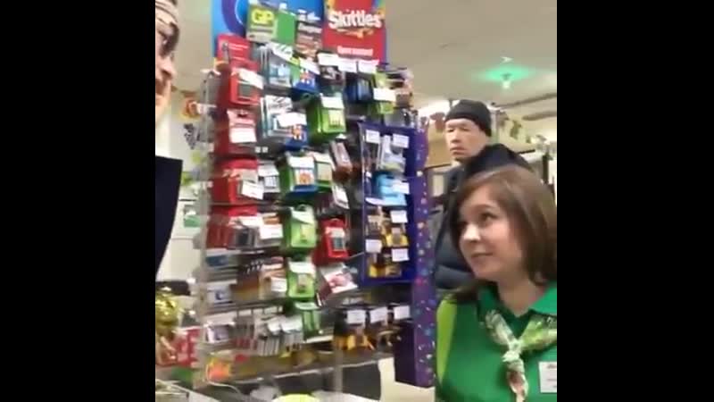 Блогерша, кассирша и "колхозница" в продмаге неизведанная азиопа