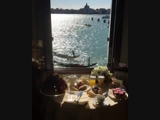 Retro couples 20190121 0001 mp4