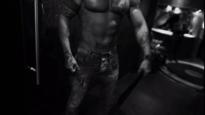 Кнут и пряник в клубе каприз