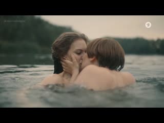 Nina gummich, alicia von rittberg lotte am bauhaus (2019) 720p watch online / нина гуммих, алисия фон риттберг баухаус