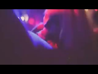 Отсос в ночном клубе (порно, секс, минет, секси, сиськи) mp4
