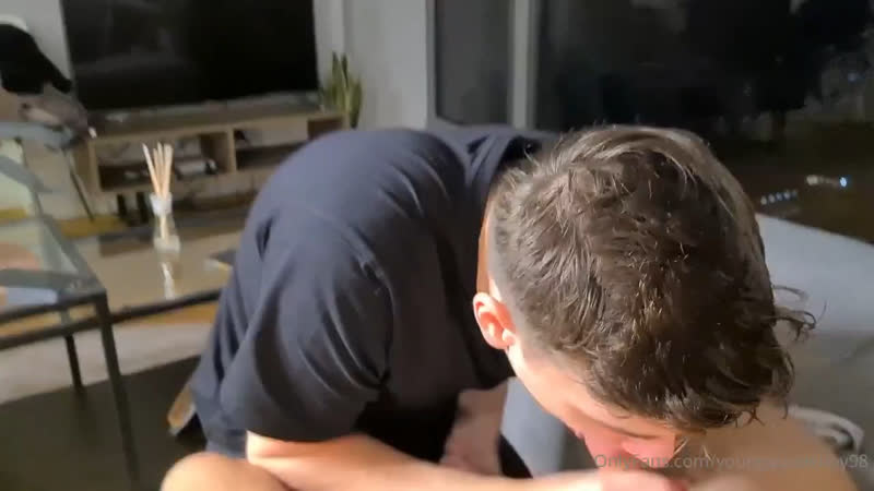 Connor peters отсасывает двум парням [tannedbr & maxbr25s]