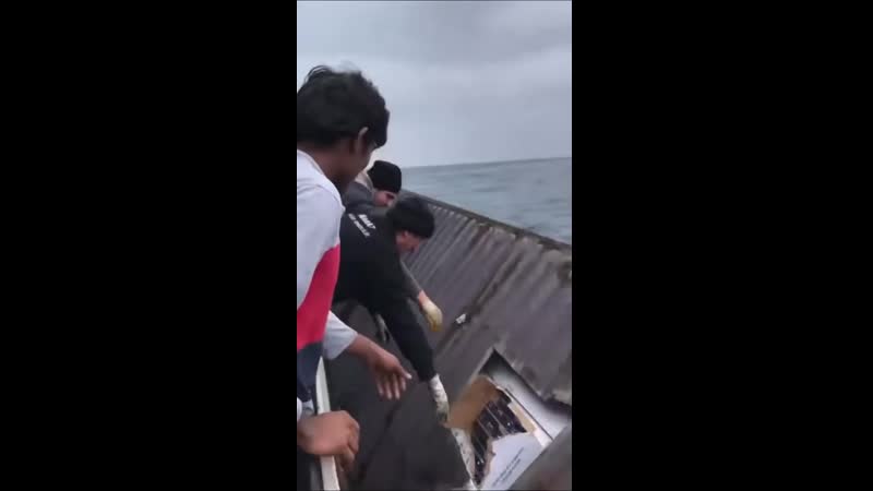 Нашли в море халявный контейнер