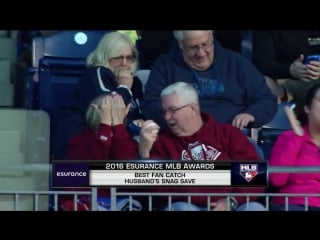 Esurance mlb awards 2016 best fan catch, phillies © mlb com