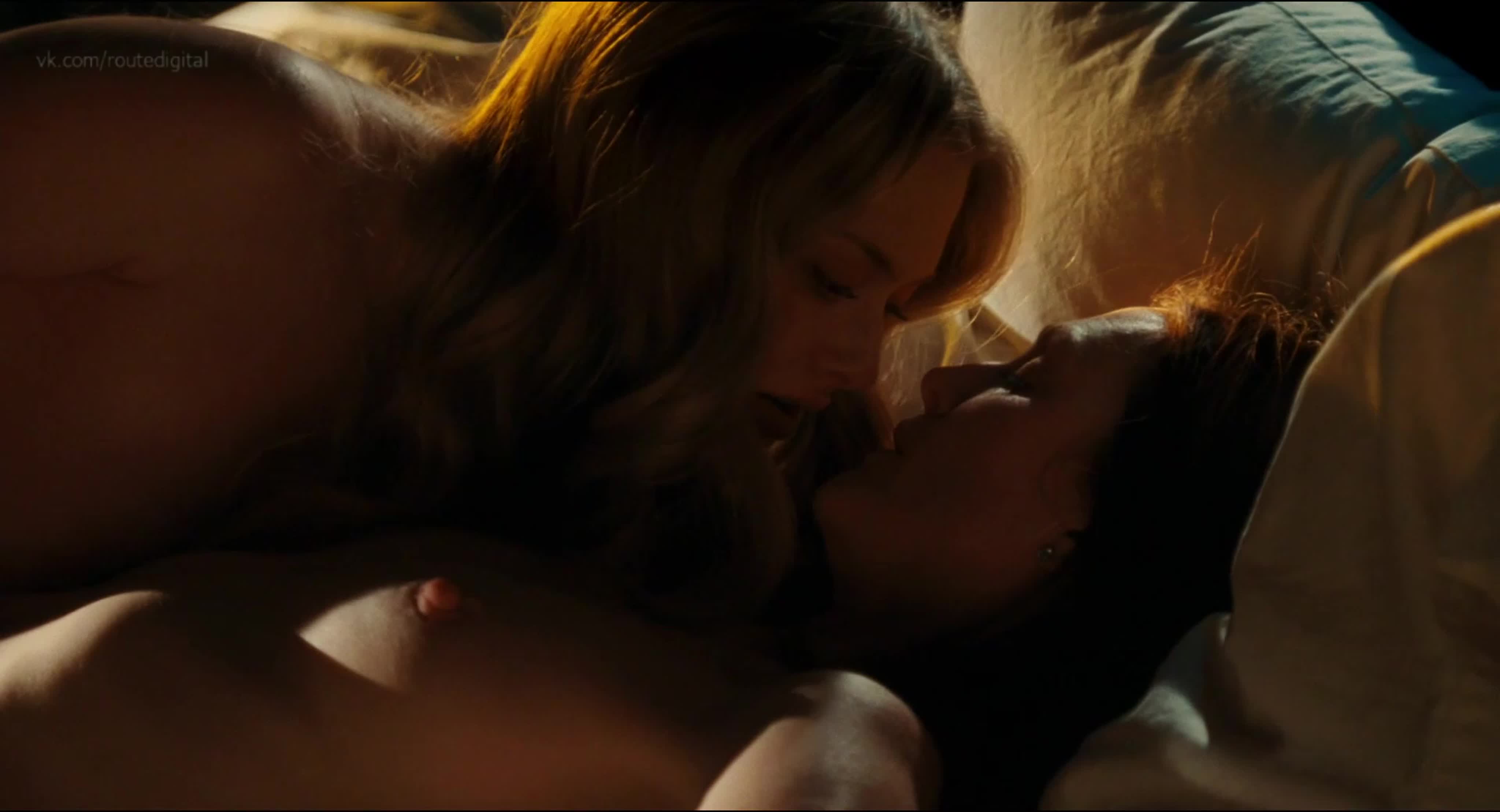 Julianne moore, amanda seyfried nude lesbian sex chloe (2009) hd watch  online / джулианна мур, аманда сейфрид хлоя