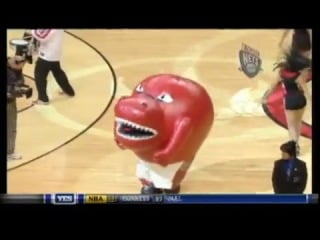 Toronto raptors mascot eats cheerleader