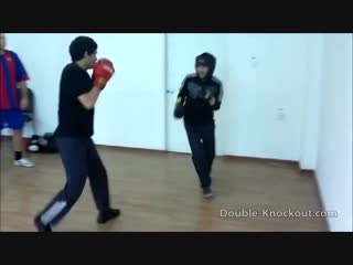 Минуту продержался, но потом все таки словил