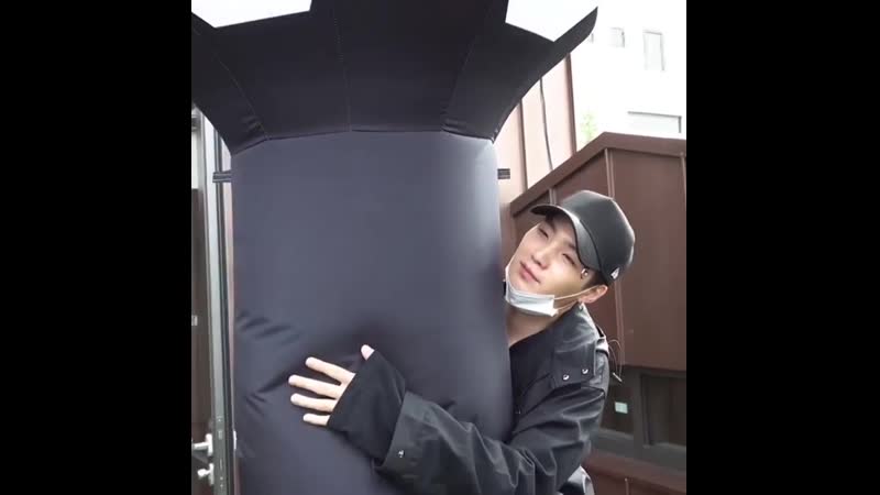 Развлекаются с арми бомбочкой