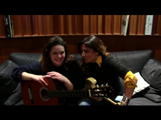 Chiara civello e francesca michielin in studio sanremo 2012