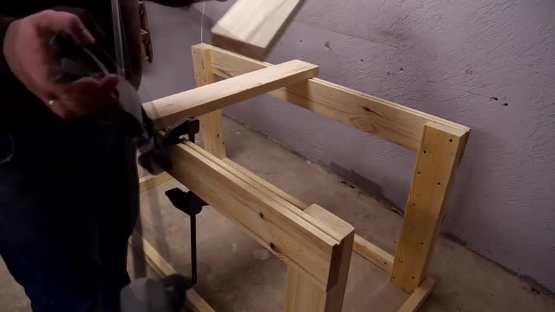 Парень соединил две петли бери и делай