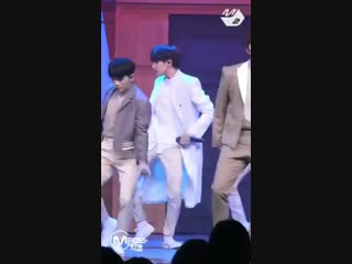 His lil mistake there ㅋㅋㅋㅋㅋㅋㅋ 귀여웤ㅋㅋㅋ see no evil ( 636 x 360 ) mp4